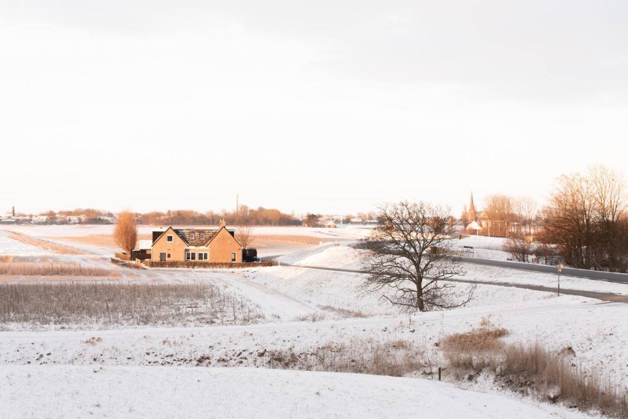 Vakantiewoning Oer it fjild Holwerd Buitenkant foto